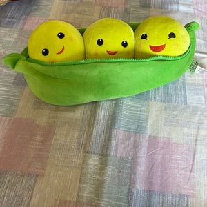Stuffed Pea Toy Doll Plush
